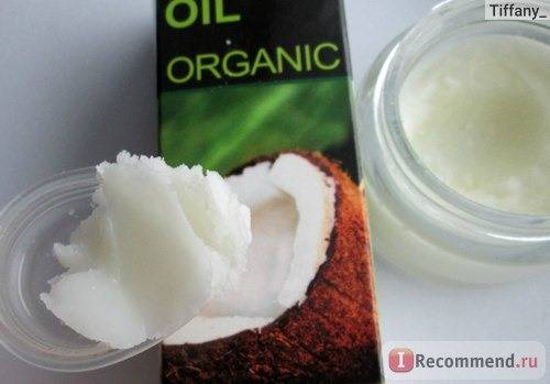 Косметологи рассказали, как делать пилинг губ