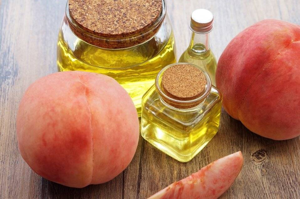 Чем полезно и как использовать персиковое масло для волос?