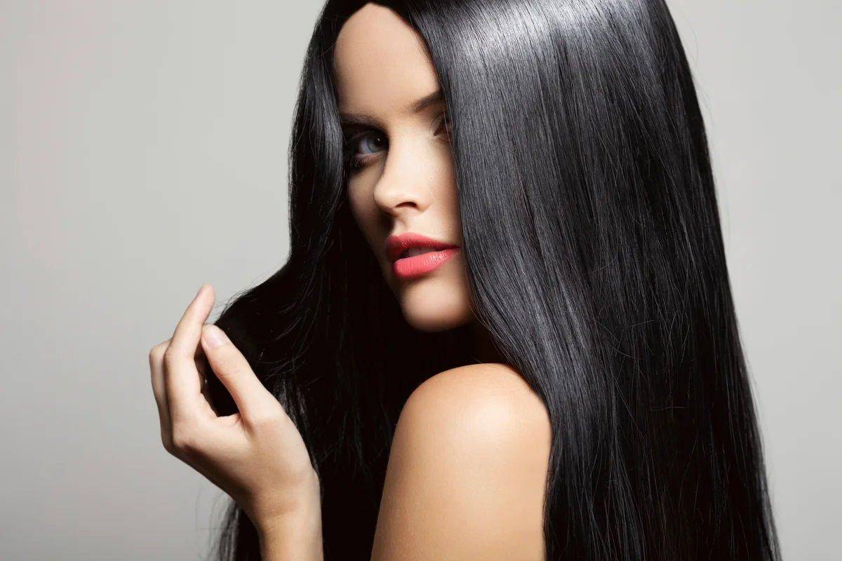 Средство от пушистости волос: 13 лучших находок для гладкости