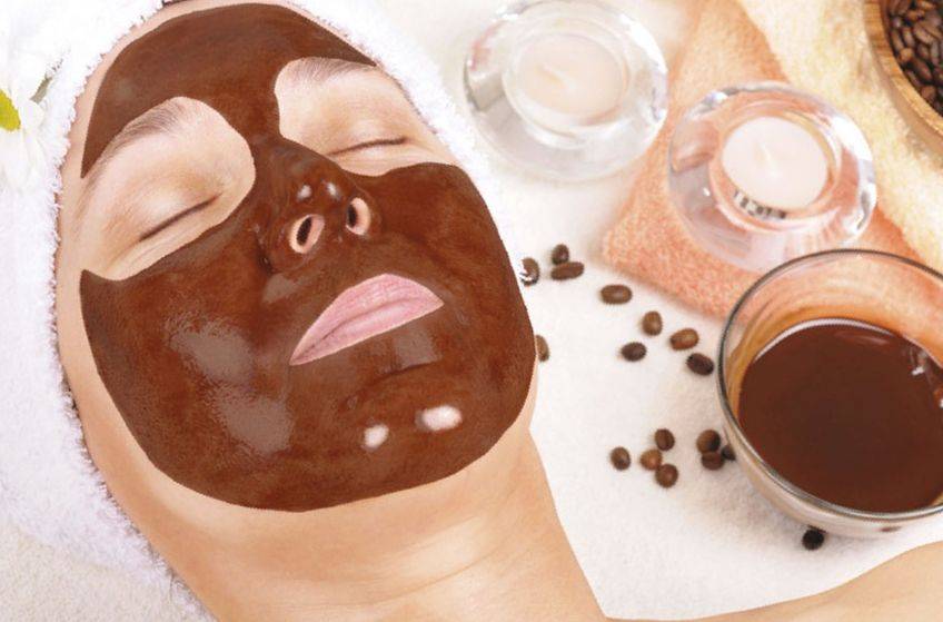Маска с кофе в домашних условиях. Маска из кофейной гущи для лица. Маска для лица коричневая. Кофейная маска для лица.