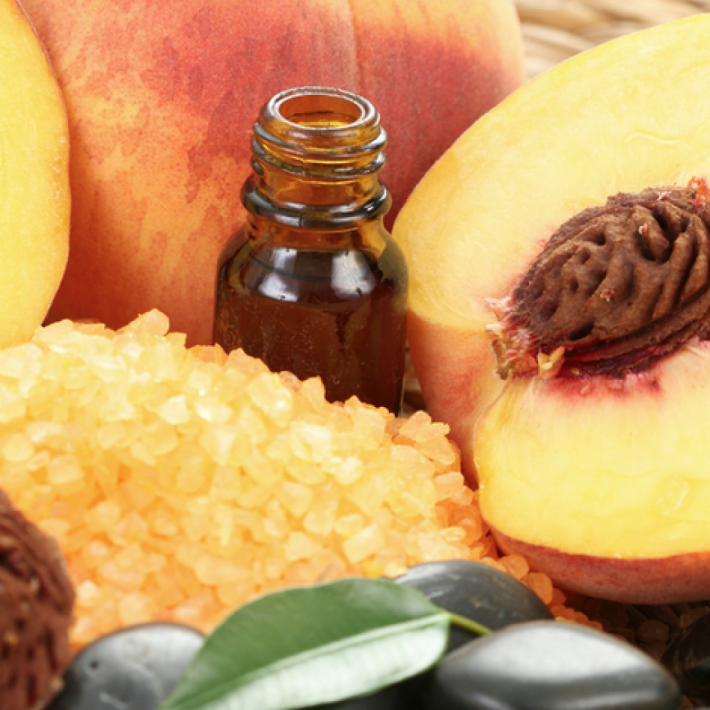 Наружная витаминотерапия: применение персикового масла для интенсивного питания и насыщения волос полезными веществами
