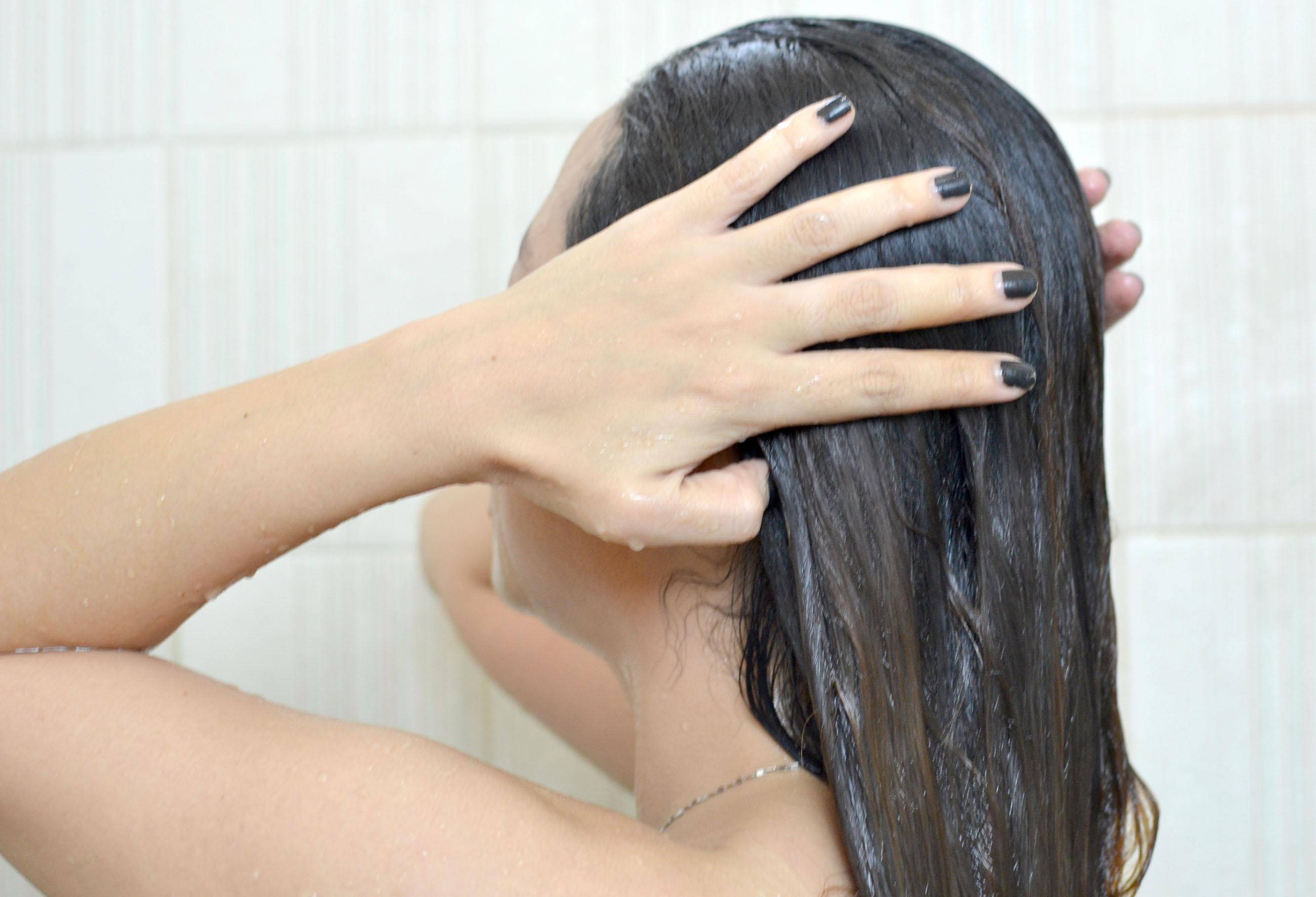 Ополаскивание волос уксусом: польза, рецепты и пропорции, отзывы о примеенении