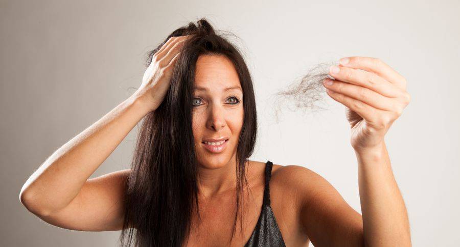 10 причин выпадения волос: советы и рекомендации