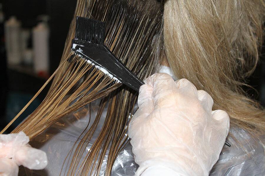 Основные этапы и сколько по времени делается мелирование волос?
