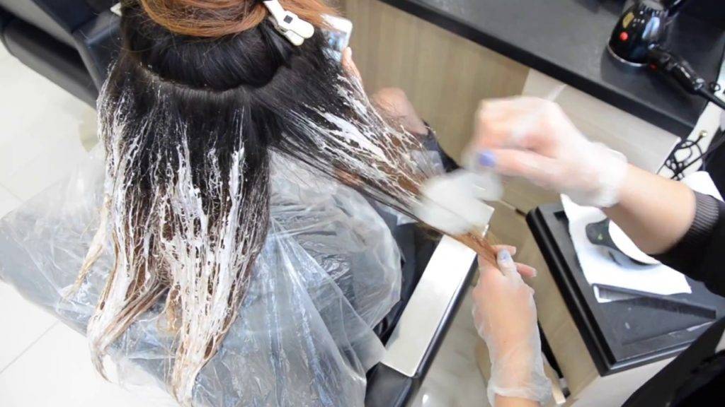 Как покрасить волосы омбре в домашних условиях?