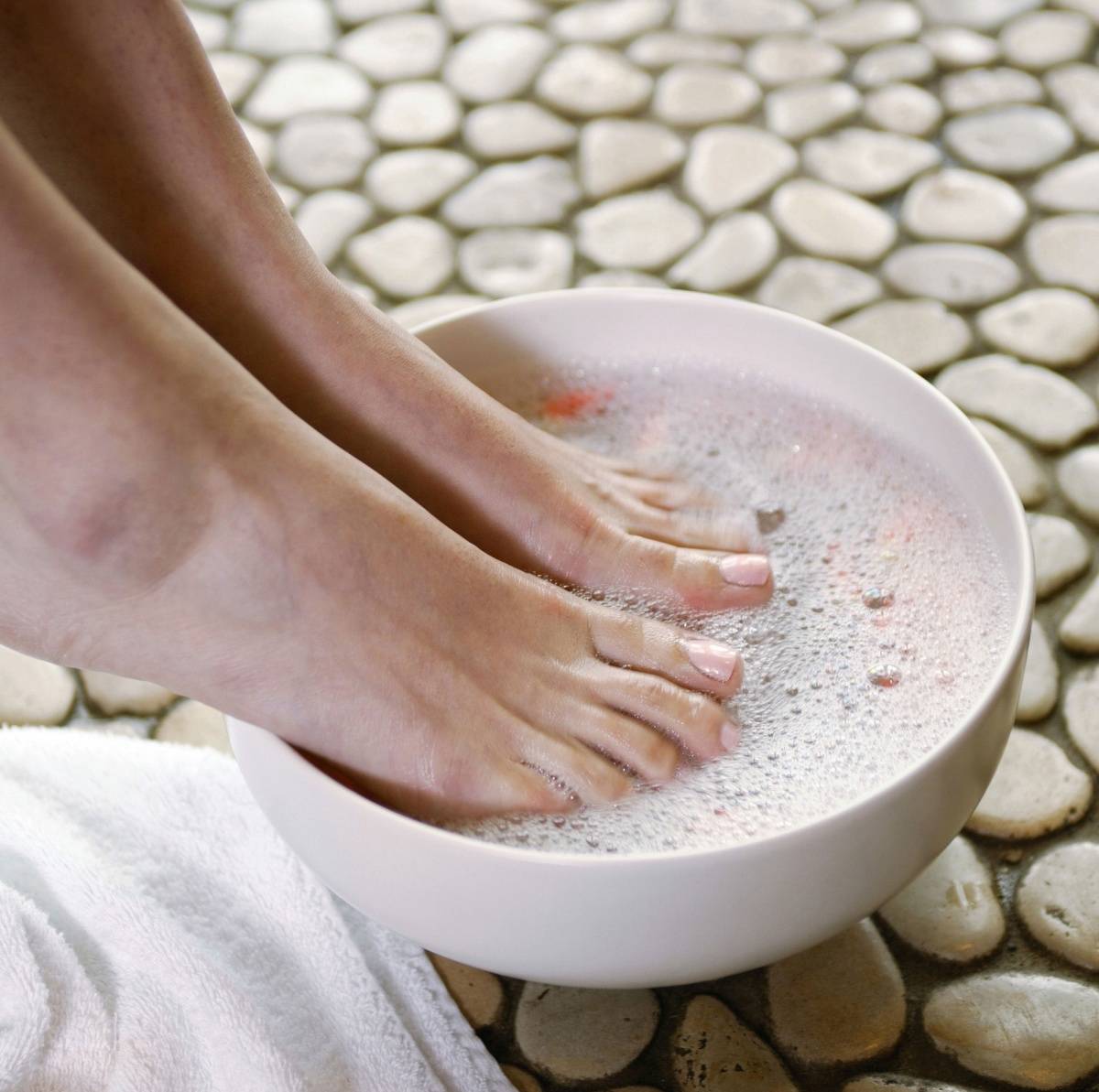 Как сделать домашнюю ванночку для ног: 7 эффективных рецептов