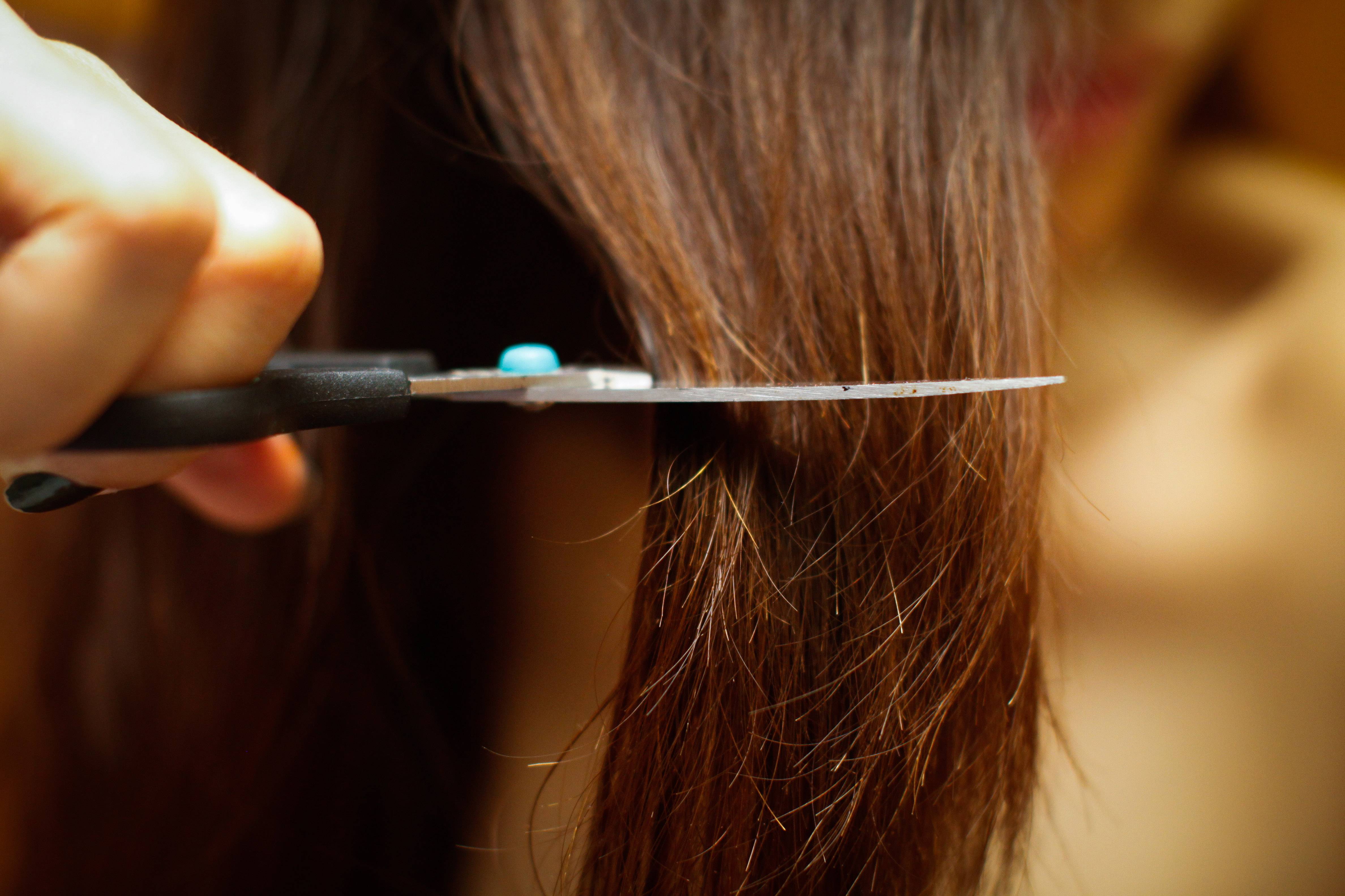 Влияет ли подрезание кончиков волос на рост волос