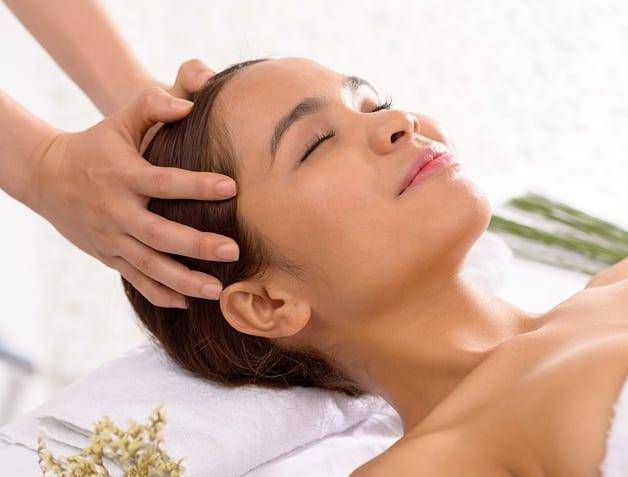 Точечный массаж головы и лица - шиацу: как выполняется японская техника расслабления, какие есть противопоказания и важные особенности?