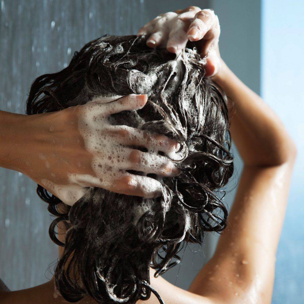 Чем помыть голову чтобы не лезли волосы