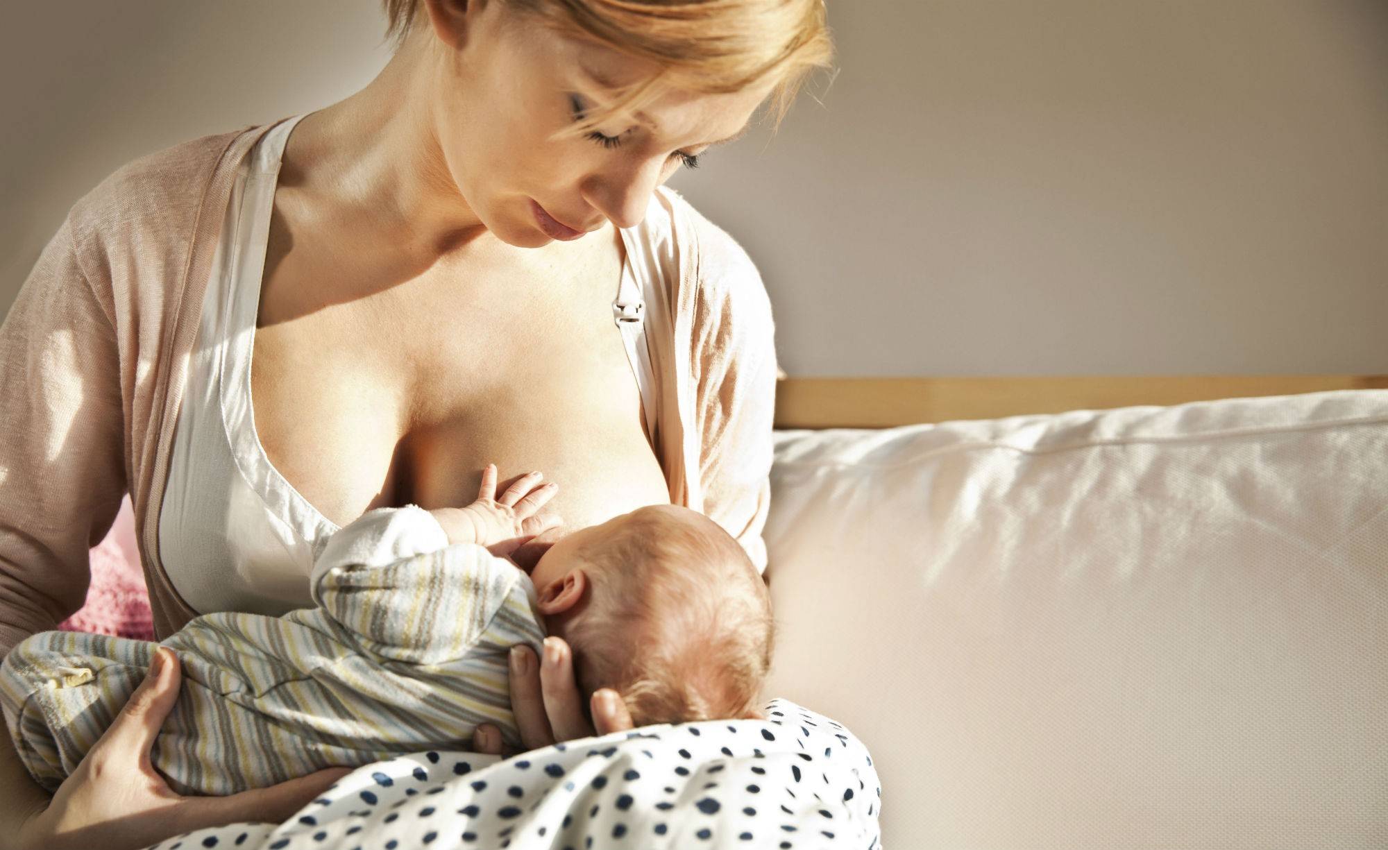 Milfs breast feeding