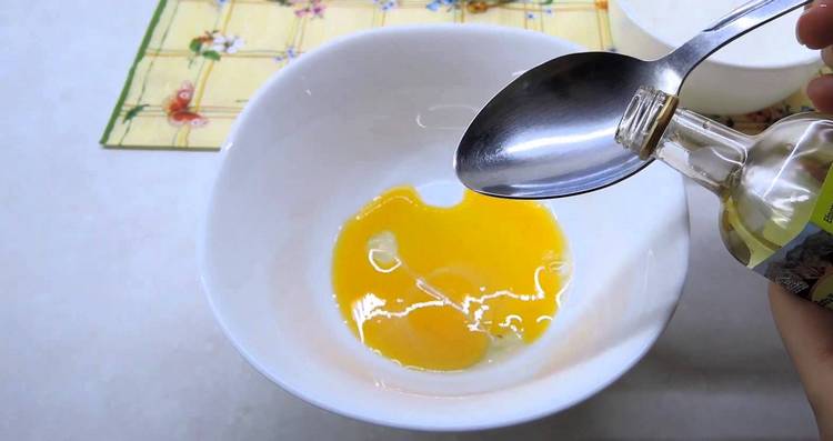 Маска с медом и яйцом для волос