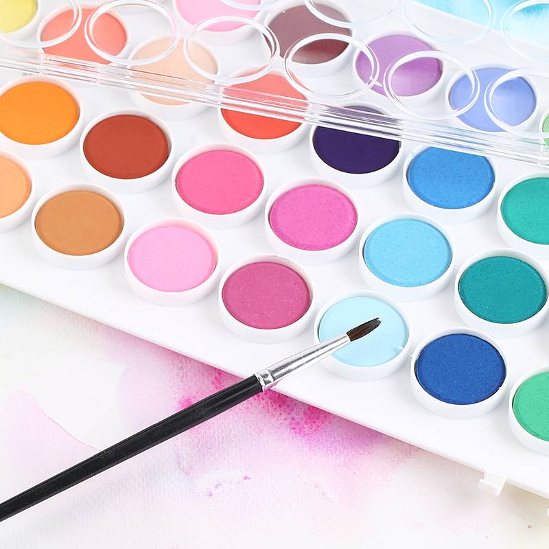 Акварельные краски являются хорошим средством для рисования. Акварельные краски для ногтей. Маникюр акварельными красками. Акварель краски. Акварель краски для рисования.