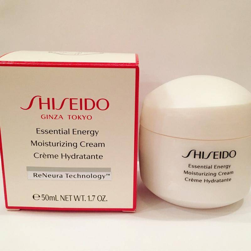 Крем shiseido отзывы. Шисейдо дневной крем. Шисейдо косметика крем для лица. Крема шисейдо антивозрастные. Шисейдо крем 50+ для лица после 50.