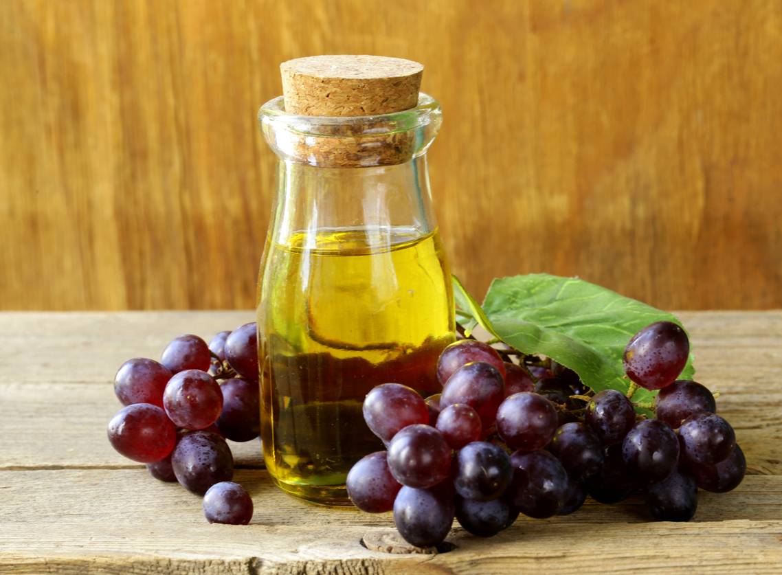 Масло виноградных косточек для лица — секрет красивой кожи