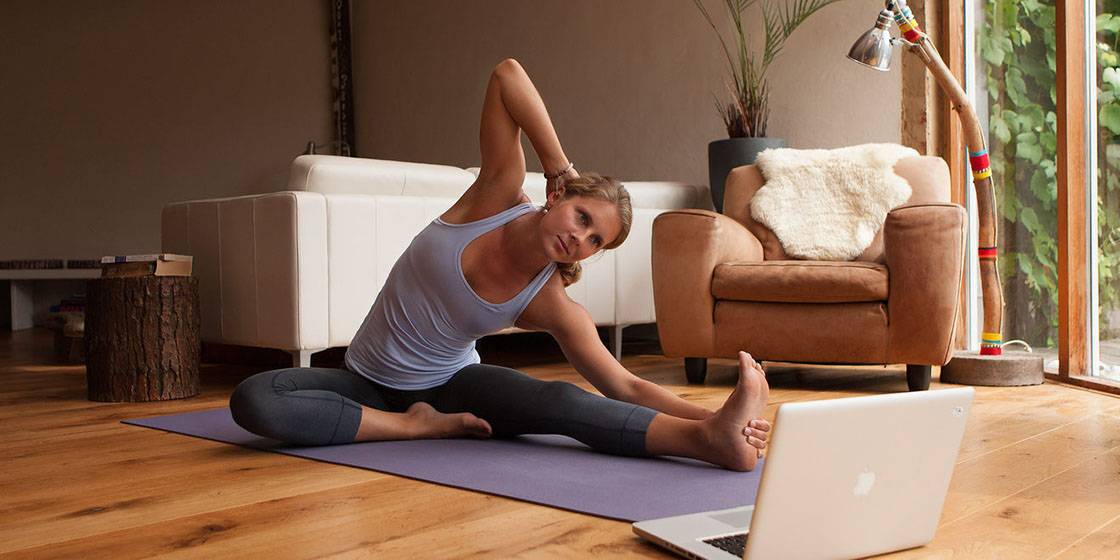 Йога для начинающих для похудения в домашних условиях - эффективные упражне...